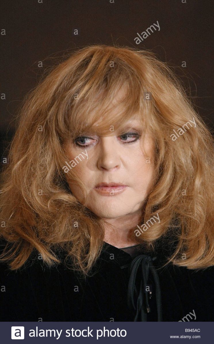 Alla Pugacheva