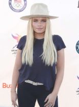 Alli Simpson photo