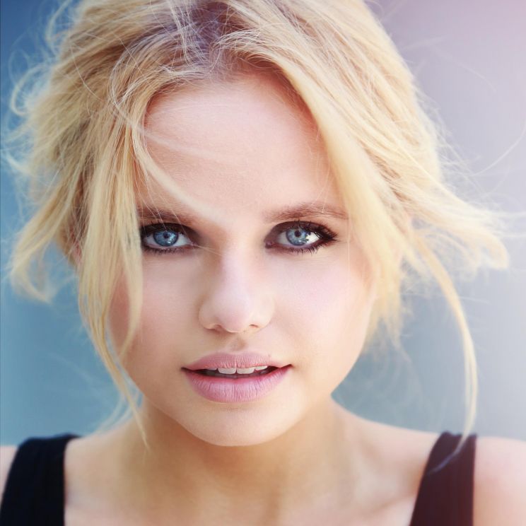 Alli Simpson