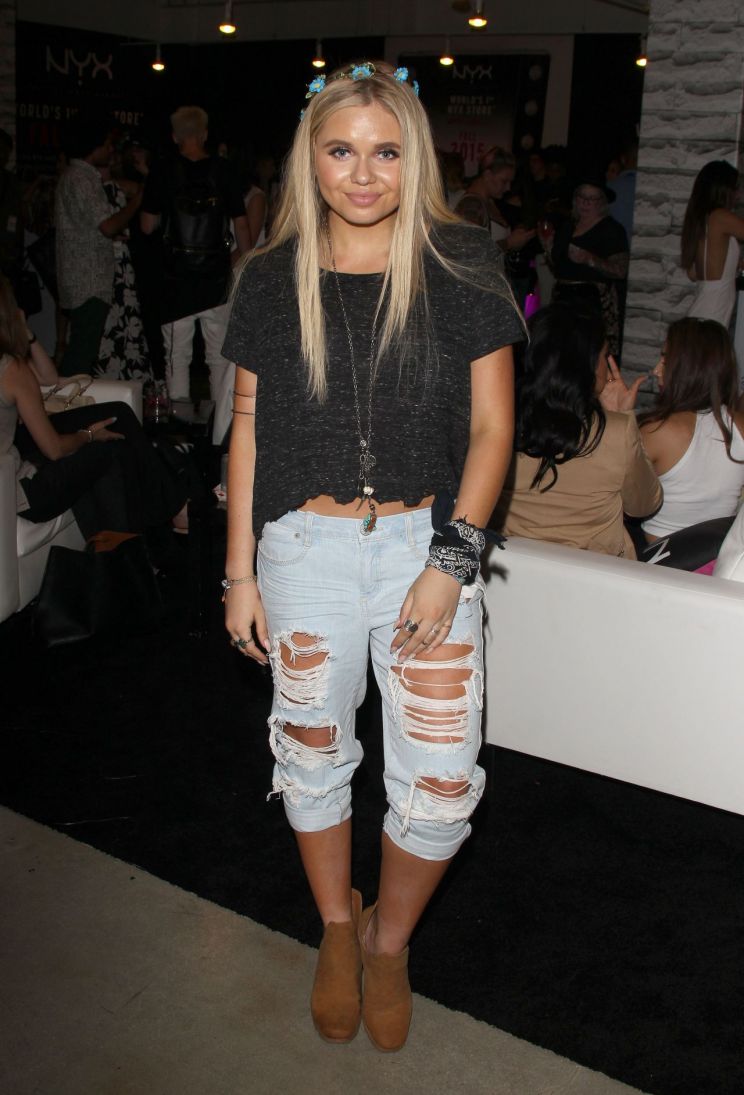 Alli Simpson