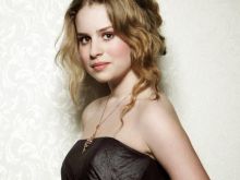 Allie Grant