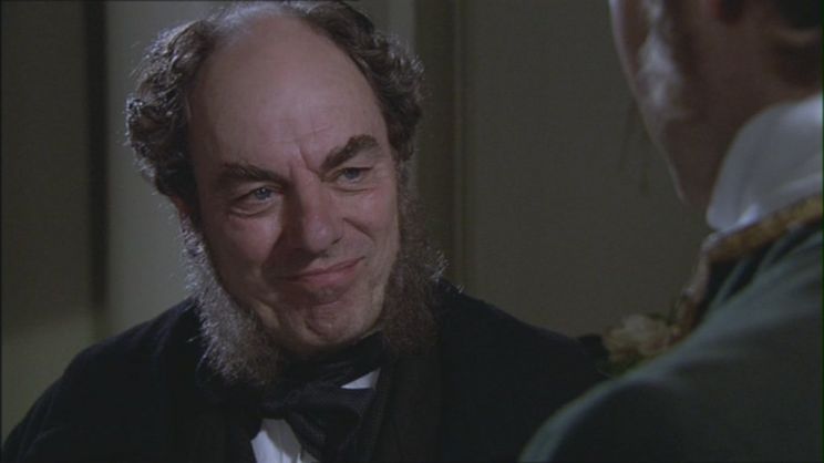 Alun Armstrong