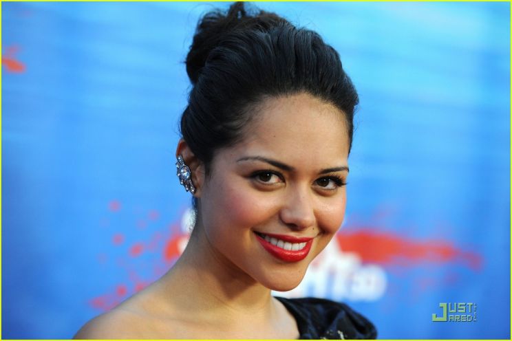 Alyssa Diaz