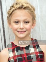 Alyvia Alyn Lind