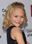 Alyvia Alyn Lind