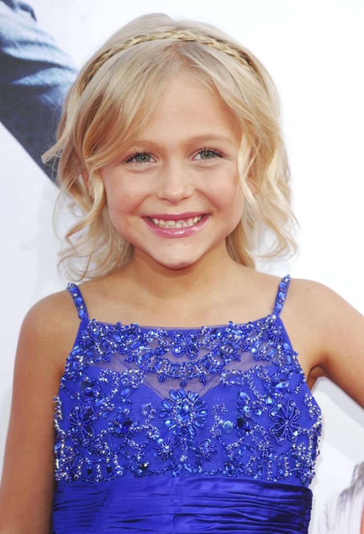 Alyvia Alyn Lind