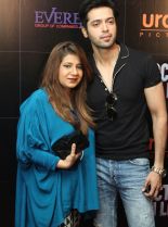 Alyy Khan