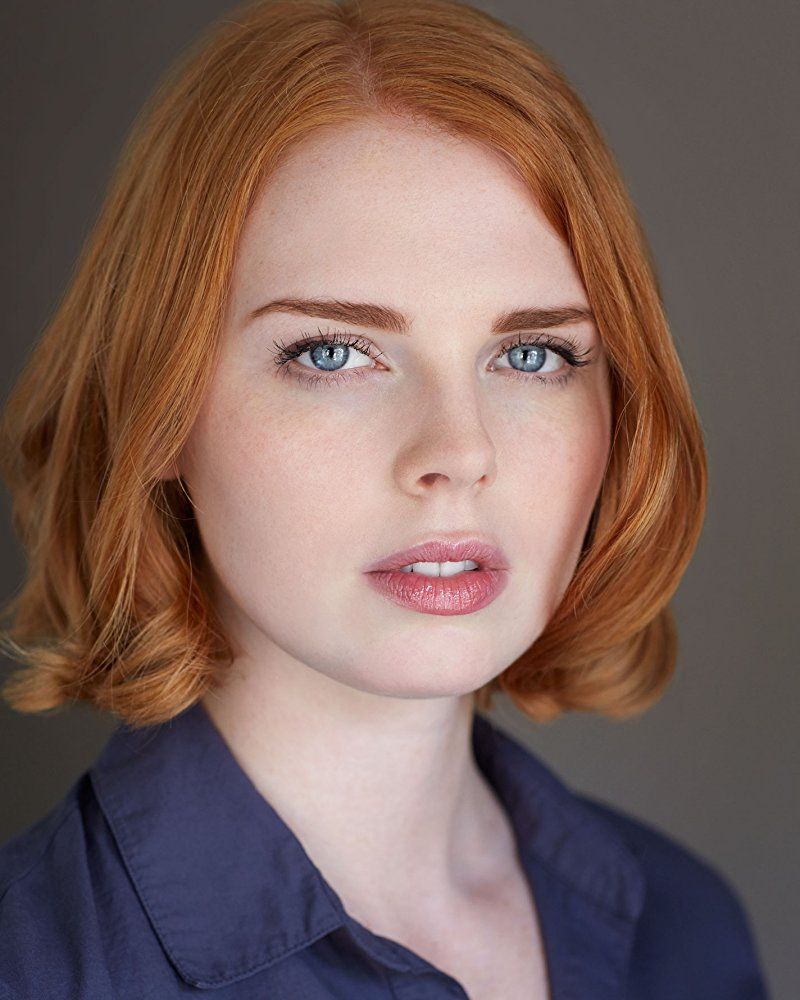 Amalia davis. Amalia devis Зюзина.