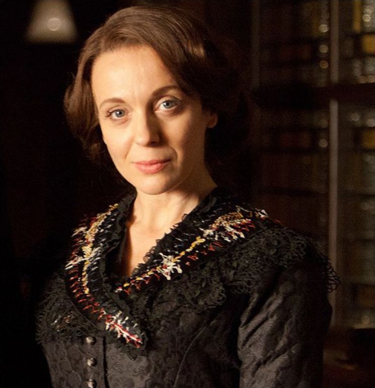 Amanda Abbington