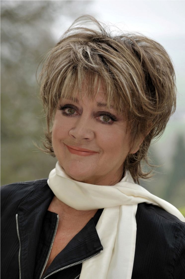 Amanda Barrie