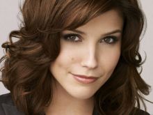 Amanda Barton