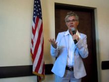 Amanda Bearse photo