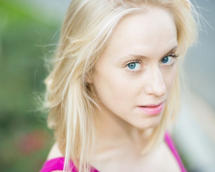 Amanda Cole