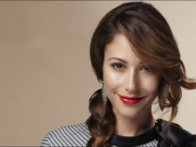 Amanda Crew