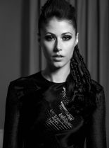 Amanda Crew photo