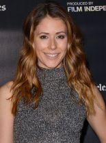 Amanda Crew
