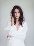 Amanda Crew