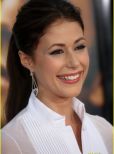 Amanda Crew