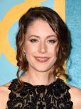 Amanda Crew