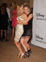 Amanda Detmer #252412 picture (Portrait Medium)