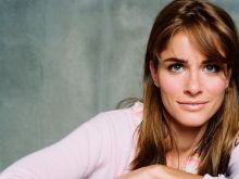 Amanda Peet