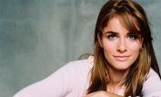 Amanda Peet