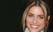 Amanda Peet