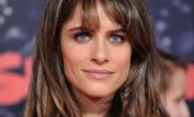 Amanda Peet