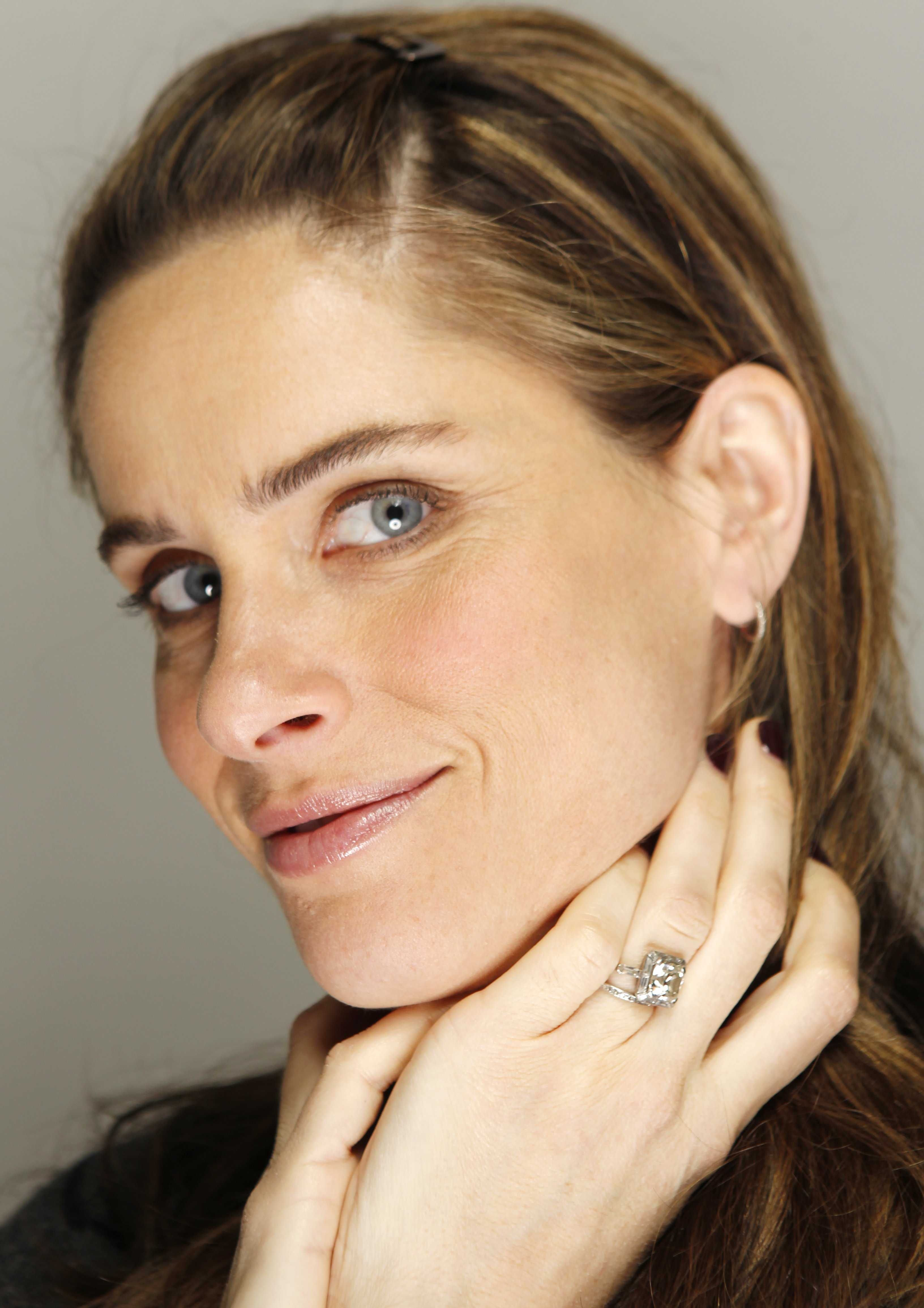 Pictures of Amanda Peet