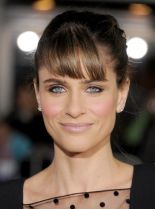 Amanda Peet