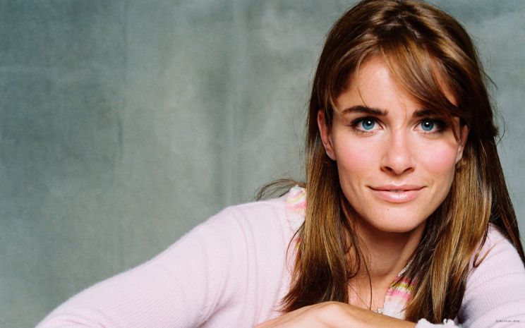 Amanda Peet