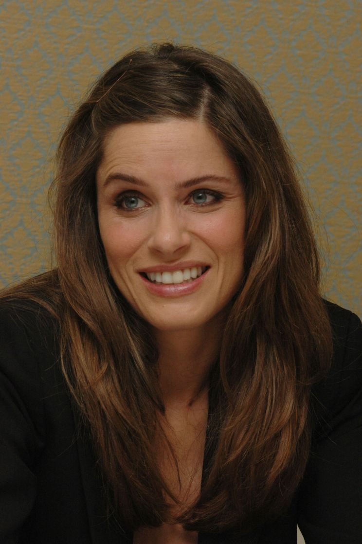 Amanda Peet