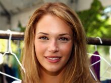 Amanda Righetti