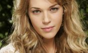 Amanda Righetti