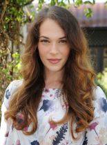Amanda Righetti photo