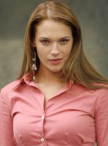 Amanda Righetti photo