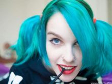 Amarna Miller photo