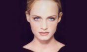 Amber Valletta