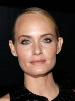 Amber Valletta