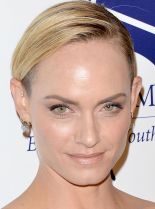 Amber Valletta