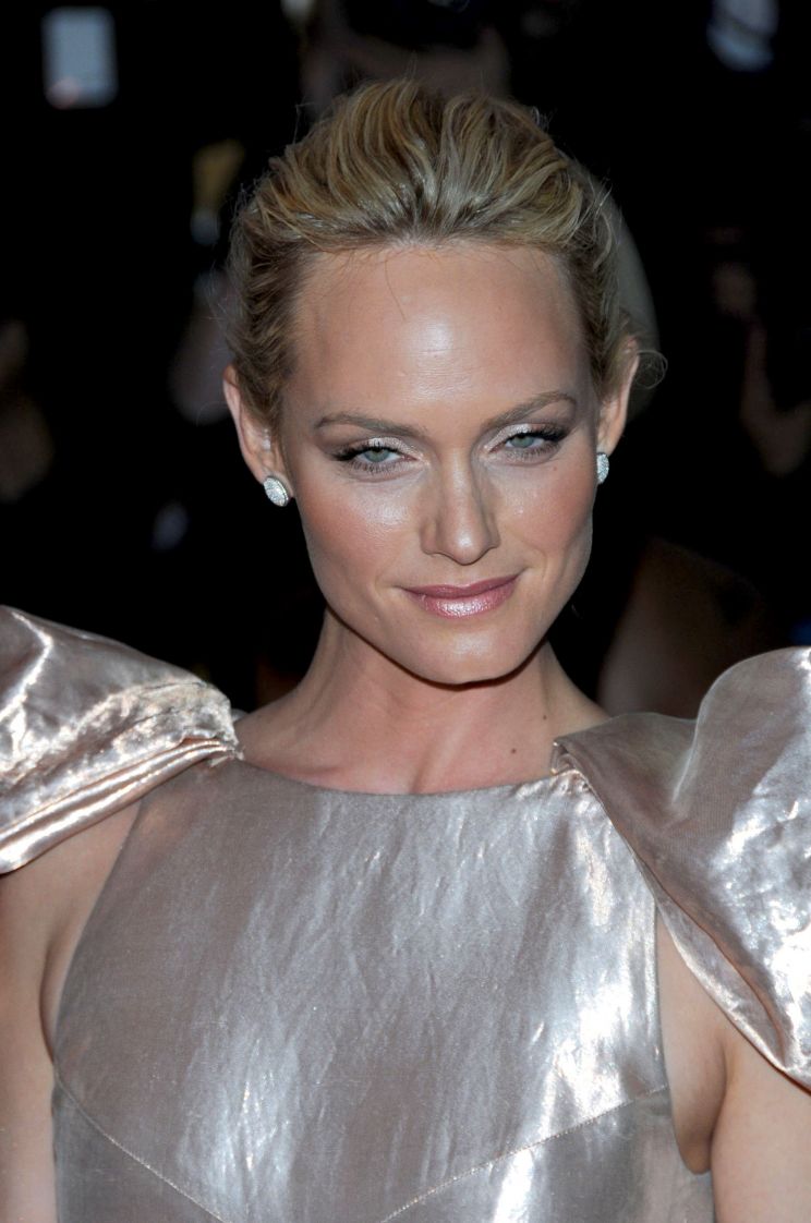 Amber Valletta