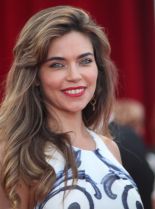 Amelia Heinle photo