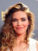 Amelia Heinle photo