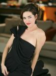 Amelia Heinle