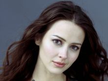 Amy Acker photo