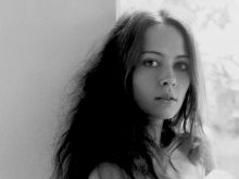 Amy Acker photo
