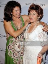 Amy Aquino photo