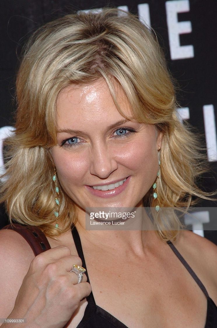 Amy Carlson