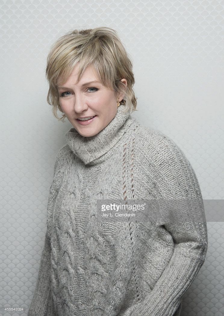 Amy Carlson