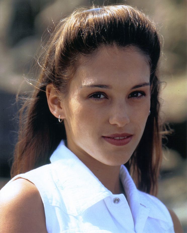 Amy Jo Johnson